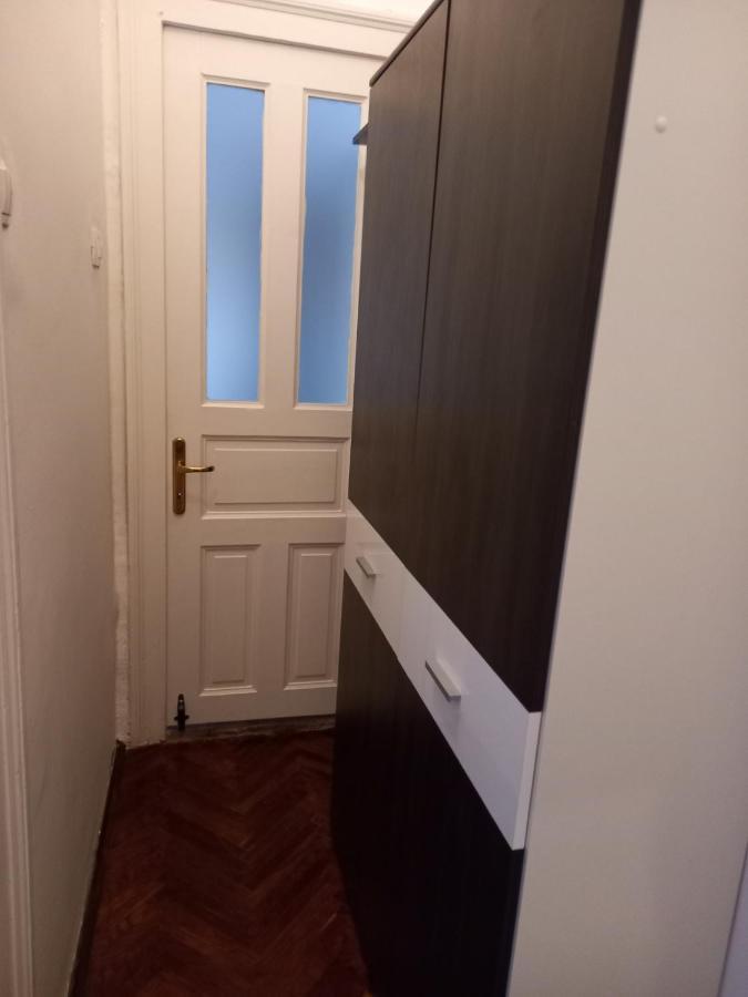 קריקווניצה Apartmani Iris I Ana מראה חיצוני תמונה