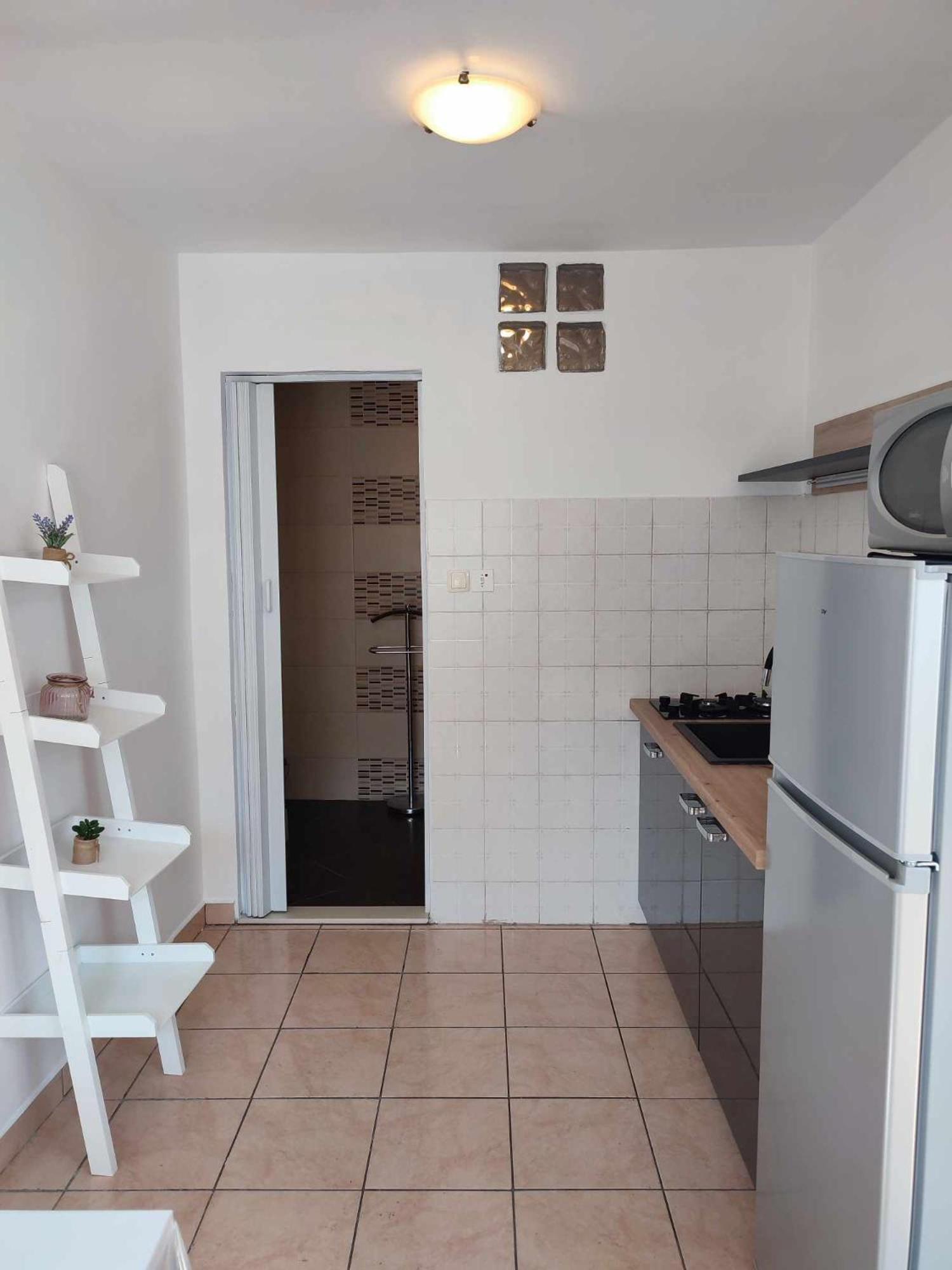קריקווניצה Apartmani Iris I Ana מראה חיצוני תמונה