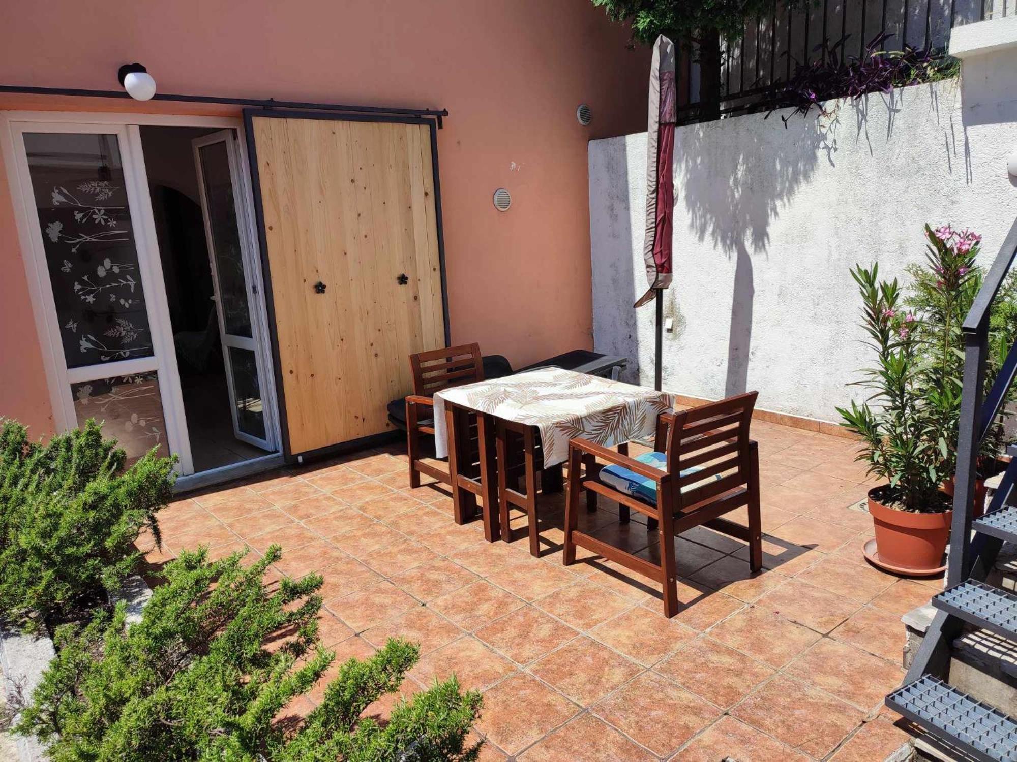 קריקווניצה Apartmani Iris I Ana מראה חיצוני תמונה