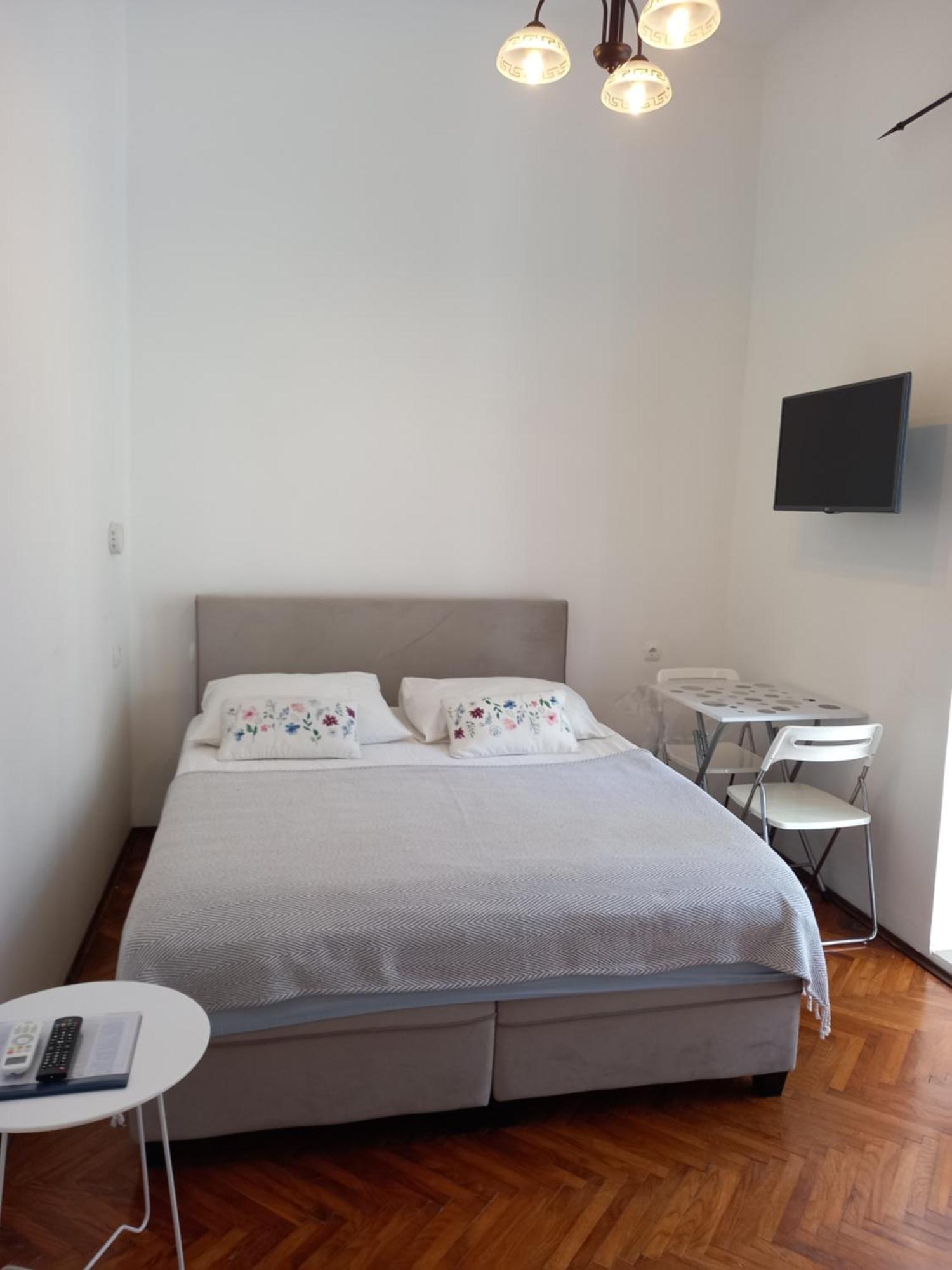 קריקווניצה Apartmani Iris I Ana מראה חיצוני תמונה