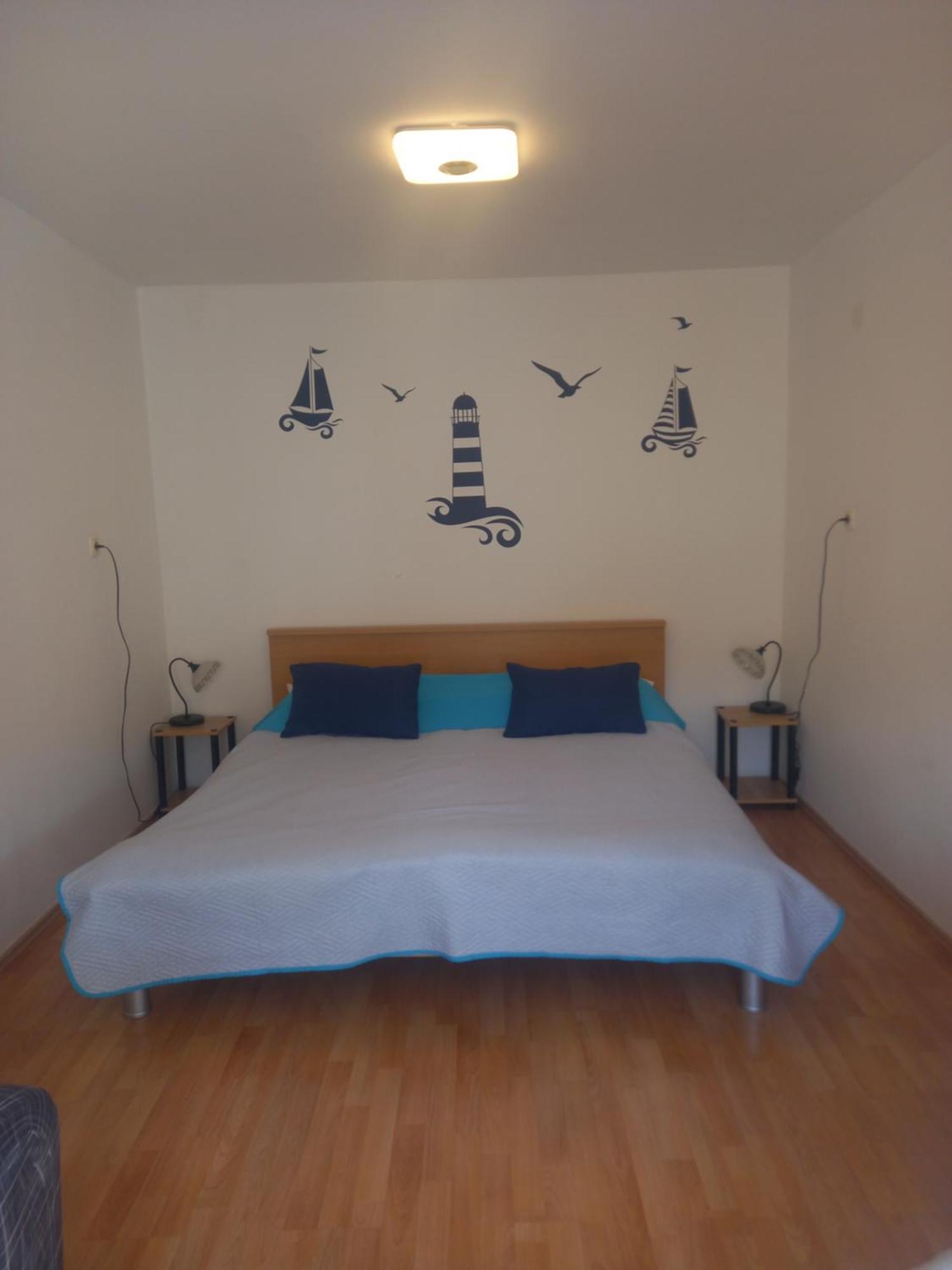 קריקווניצה Apartmani Iris I Ana מראה חיצוני תמונה
